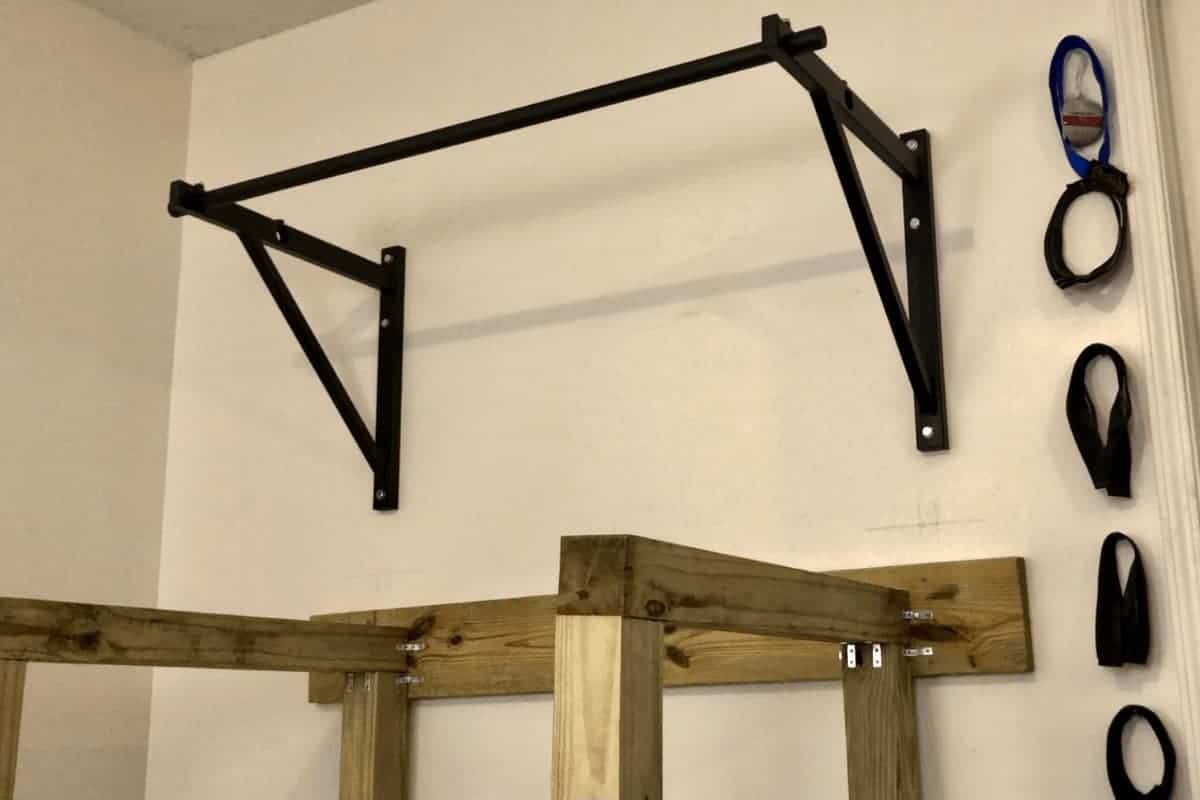 titan-wall-mounted-pull-up-bar