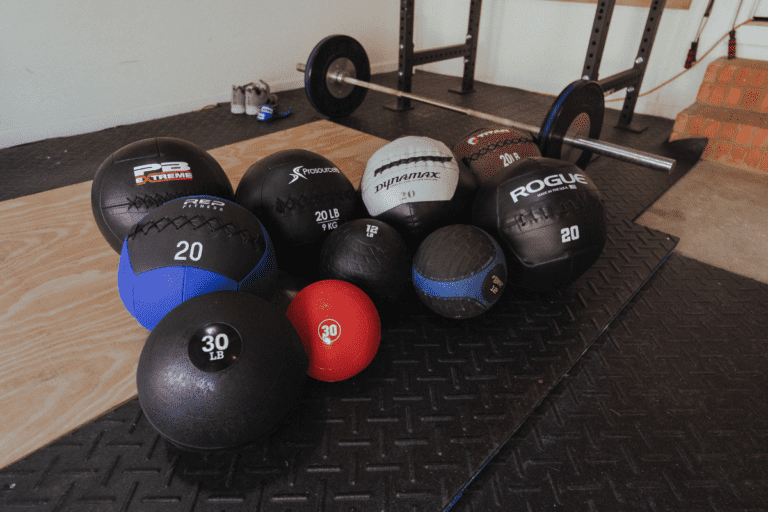 3 Best Medicine Balls For Beginners (All Personally Tested)